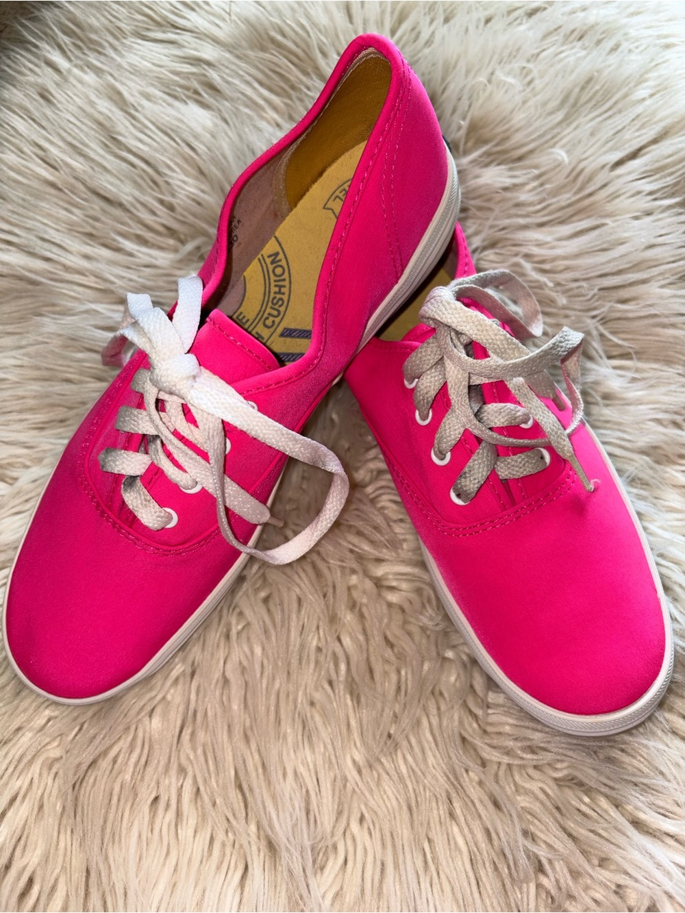 Keds 1980’s Vintage Hot Pink Tie Shoes Women’s size 8.5 Lace Up Canvas Sneakers